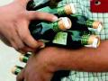 जिल्ह्यातील नागरिक पिताहेत आराेग्यास घातक बनावट दारू - Marathi News | Counterfeit liquor dangerous to the health of citizens in the district | Latest gadchiroli News at Lokmat.com