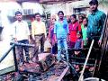 ठाणेगावातील घर जळून खाक - Marathi News | The house of Thane Gaw burned to the ground | Latest gondia News at Lokmat.com