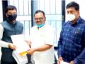 शौचालयाच्या स्वच्छतेसाठी तालुकास्तरावर व्हॅक्यूम यंत्र द्या - Marathi News | Provide vacuum cleaner at taluka level for toilet cleaning | Latest nandurbar News at Lokmat.com