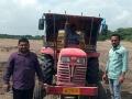 परभणी: अवैध वाळू वाहतूक करणारे ७ ट्रॅक्टर पकडले - Marathi News | Parbhani: Two tractors seized by illegal sand traffickers | Latest parabhani News at Lokmat.com
