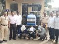 सुरक्षा रक्षकाला बांधून ट्रॅक्टर चोरणाऱ्या चौघांना अटक - Marathi News | Four security guards arrested for burglary | Latest satara News at Lokmat.com