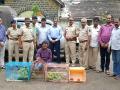 विक्रेत्याकडील दोन तारा कासव, ४३ पोपट जप्त - Marathi News | Two star tortoises seized from seller, 1 parrot seized | Latest nashik News at Lokmat.com
