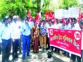 कामगारांच्या प्रश्नावर सीटूची निदर्शने - Marathi News |  CTU demonstrations on workers' issue | Latest nashik News at Lokmat.com