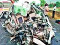 मनमाड-नगर मार्गावर अपघातात सहा ठार - Marathi News |   Six killed in road accident on Manmad-Nagar road | Latest nashik News at Lokmat.com