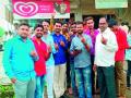 सोशल माध्यमांवर मतदान सेल्फीचा पाऊस - Marathi News |  Voting selfies on social media | Latest nashik News at Lokmat.com