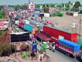 वाहतूक कोंडीने  येवलेकर हैराण - Marathi News |  Traffic hag | Latest nashik News at Lokmat.com