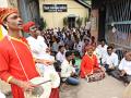 प्रतिकात्मक गोंधळ-जागरातून सरकारचा निषेध - Marathi News | Symbolical confusion-protesting the government from space | Latest kolhapur News at Lokmat.com