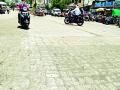 पूर्ण रस्ता बांधकामापूर्वी 'पेव्हर ब्लॉक' उखडले - Marathi News | Before constructing the full road, the 'Paver block' was broken | Latest bhandara News at Lokmat.com