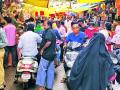 गणेशभक्तांच्या गर्दीमुळे व्यापारी आनंदले - Marathi News | The merchants rejoiced because of the crowd of Ganesha devotees | Latest chandrapur News at Lokmat.com