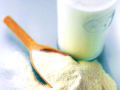 दूध संघांच्या भल्यासाठीच पोषण आहारात पावडर - Marathi News | Powder for nutrition in the society | Latest kolhapur News at Lokmat.com