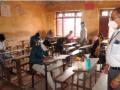 विद्यार्थ्यांनी मास्क लावून दिली परीक्षा - Marathi News | Students wear masks for exams | Latest nandurbar News at Lokmat.com