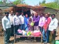 अंध व निराधार वृद्धेला मिळाला मदतीचा हात - Marathi News | A helping hand to the blind and destitute elderly | Latest jalgaon News at Lokmat.com