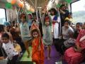 नागपुरात धावत्या मेट्राेमध्ये साधला 'अनोखा याेग' - Marathi News | 'Unique Yag' performed in Nagpur Metro | Latest nagpur News at Lokmat.com
