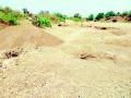 सीमोल्लंघन करून होतोय मनमर्जीने वाळूचा उपसा - Marathi News | Manmarini is suffering from sewage treatment | Latest vardha News at Lokmat.com