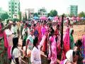 शेतकरी आठवडे बाजार अडचणीत - Marathi News | Farmers' Weekly Market Turnouts | Latest nashik News at Lokmat.com
