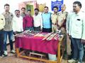 खुनाचा कट उधळला; दोन पीस्तूल, पाच काडतुसे, १४ तलवारी जप्त - Marathi News | Removal of plot Two pistols, five cartridges, 14 swords seized | Latest amravati News at Lokmat.com
