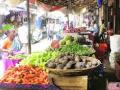 भाजीबाजाराकडे ग्राहकांनी पाठ फिरवली - Marathi News | Consumers turned their backs on the vegetable market | Latest nashik News at Lokmat.com