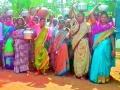 मडेघाटच्या महिलांचा घागर मोर्चा - Marathi News | Ghagar Morcha of Madeghat women | Latest bhandara News at Lokmat.com
