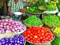 आवक घटल्याने कांद्याचे दर वाढले; भाजीपाल्याचे काेसळले - Marathi News | Onion prices rise as incomes declined; The vegetables prised slashed | Latest buldhana News at Lokmat.com