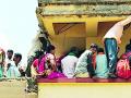 नागभीडमध्ये मात्र योजनेसाठी मजुरांची गर्दी - Marathi News | In Nagbhid, only the workers' crowds for the scheme | Latest chandrapur News at Lokmat.com