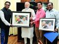 पालकमंत्र्यांनी पूर्ण केली कलावंताची इच्छा ! - Marathi News | The Guardian has fulfilled the desire of the artist! | Latest chandrapur News at Lokmat.com