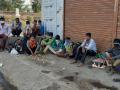 रेल्वे मार्ग बनला स्थलांतरीतांचा पायवाटेचा मार्ग - Marathi News | The railway became a footpath for migrants | Latest nandurbar News at Lokmat.com