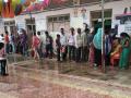 रिमङिाम पावसातही मतदानासाठी रांगा - Marathi News | Remingham queues for voting even in the rain | Latest nandurbar News at Lokmat.com