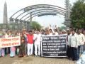 प्रीमिअम दरवाढीस विरोध करणा-या नाशकातील भाजपा आमदाराच्या प्रतिमेला जोडे मारण्याचा प्रयत्न - Marathi News |  Trying to add to the image of the BJP MP from Nashik who is opposed to the price hike | Latest nashik News at Lokmat.com