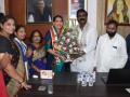 ठाण्यातील रेखा मिरजकर यांची काँग्रेसमध्ये घरवापसी - Marathi News | Rekha Mirajkar from Thane returns home to Congress | Latest thane News at Lokmat.com