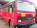 धावत्या एसटीच्या चाकांचे बोल्ट निघतात तेव्हा... - Marathi News | As the wheels of the running ST wheels depart ... | Latest yavatmal News at Lokmat.com