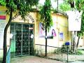जिल्हा मुख्यालयाची तहसील शिकस्त इमारतीत - Marathi News | In the district headquarter tehsil edged building | Latest yavatmal News at Lokmat.com