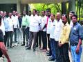 जनक्षोभानंतर आमदारद्वयी रस्त्यावर - Marathi News | After the massacre, the MLAs on the road | Latest nashik News at Lokmat.com