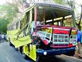 बसच्या धडकेत तीन महिला गंभीर - Marathi News | Three women critically injured in the bus | Latest nashik News at Lokmat.com