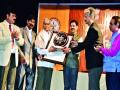 चित्रकार आनंद सोनार यांना जीवनगौरव पुरस्कार - Marathi News |  Lifetime Achievement Award for painter Anand Sonar | Latest nashik News at Lokmat.com