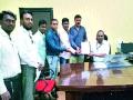 सफाई कर्मचाºयांच्या बदल्या रद्दची मागणी - Marathi News | Demand for transfer of cleaning personnel | Latest nashik News at Lokmat.com