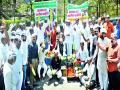 करवाढविरोधात नाशिककर रस्त्यावर - Marathi News | On the Nashik road against the tax increase | Latest nashik News at Lokmat.com