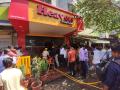 ताराराणी चौकातील हॉटेलला आग; सत्तर हजारांचे नुकसान - Marathi News | Hotel fire in Tararani Chowk Loss of seventy thousand | Latest kolhapur News at Lokmat.com