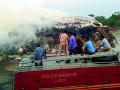 जिनिंगला आग, ११ हजार क्विंटल कापूस खाक - Marathi News | Jining fire, 11 thousand qt cotton cotton | Latest amravati News at Lokmat.com