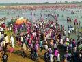 हजारो भाविकांनी केले अभ्यंगस्नान - Marathi News | Thousands of devotees have performed rituals | Latest chandrapur News at Lokmat.com