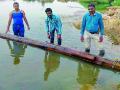 प्राणहिता नदीतून सागवान तस्करी - Marathi News | Shagwan smuggling from Pranhita river | Latest gadchiroli News at Lokmat.com