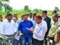  रस्त्यालगतच्या शेतांचीच केंद्रीय पथकाकडून पाहणी! - Marathi News | Central squad inspection of roadside fields! | Latest buldhana News at Lokmat.com