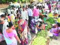 सात महिन्यांनी भरला आठवडे बाजार - Marathi News | After seven months the market filled up | Latest nashik News at Lokmat.com