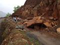 दरडी कोसळल्याने वाहतुकीला अडथळा - Marathi News | Blocking the traffic with heavy falls | Latest nandurbar News at Lokmat.com