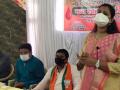 भाजपा युवा मोर्चातर्फे रक्तदान शिबिर - Marathi News | Blood donation camp by BJP Youth Front | Latest nandurbar News at Lokmat.com