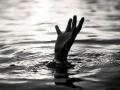 नेसू नदीच्या पुरात वाहून गेल्याने एकाचा मृत्यू - Marathi News | One dies after crossing river Nesu | Latest nandurbar News at Lokmat.com