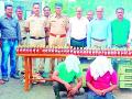 विदेशी दारूची तस्करी करणारे दोघे जेरबंद - Marathi News | Foreign alcohol smugglers arrested | Latest vardha News at Lokmat.com