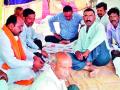 शालिवाहनासमोर शेतकऱ्यांचे उपोषण - Marathi News | Farmers' fasting before Shalivahana | Latest yavatmal News at Lokmat.com