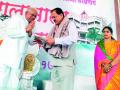 जवानांच्या पाठीशी आध्यात्मिक शक्ती - Marathi News |  Spiritual power behind the soldiers | Latest nashik News at Lokmat.com