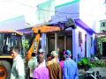 महापालिकेच्या अतिक्रमणविरोधी पथकाने  अनधिकृत बांधकाम हटवले - Marathi News |  The anti-encroachment team of Municipal corporation has removed unauthorized construction | Latest nashik News at Lokmat.com