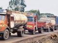 ट्रकचालकास मारण्याची धमकी देत डिझेलची चोरी - Marathi News | Diesel theft threatens to kill the truck owner | Latest nashik News at Lokmat.com